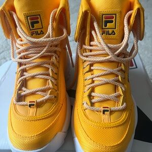 FILA WOMEN’S DISRUPTOR BALLISTIC size 7.5